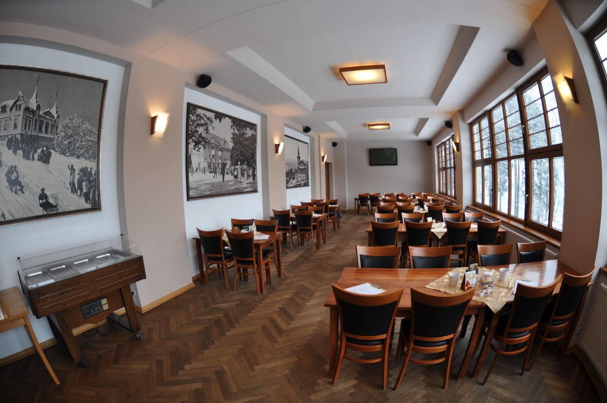 Parkhotel Smrzovka Exterior photo