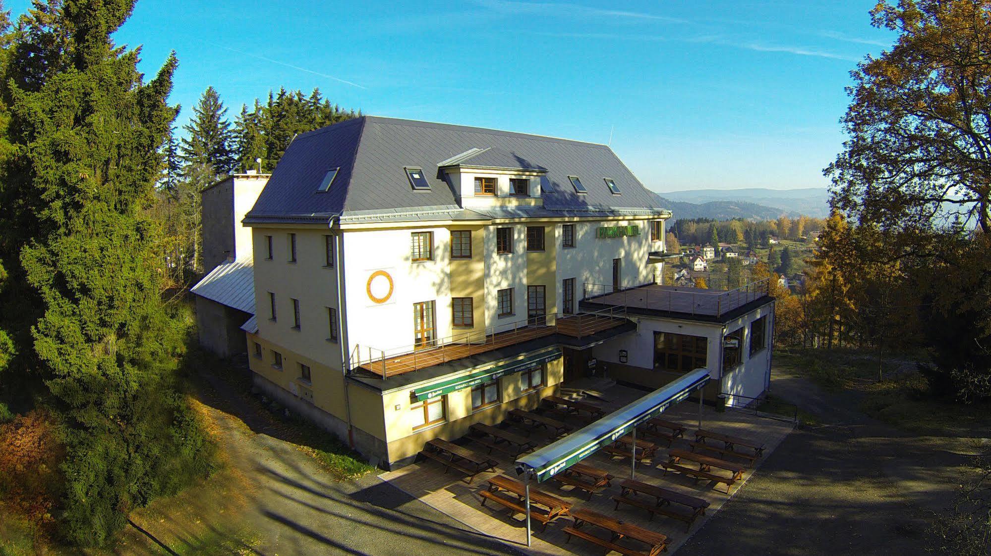 Parkhotel Smrzovka Exterior photo